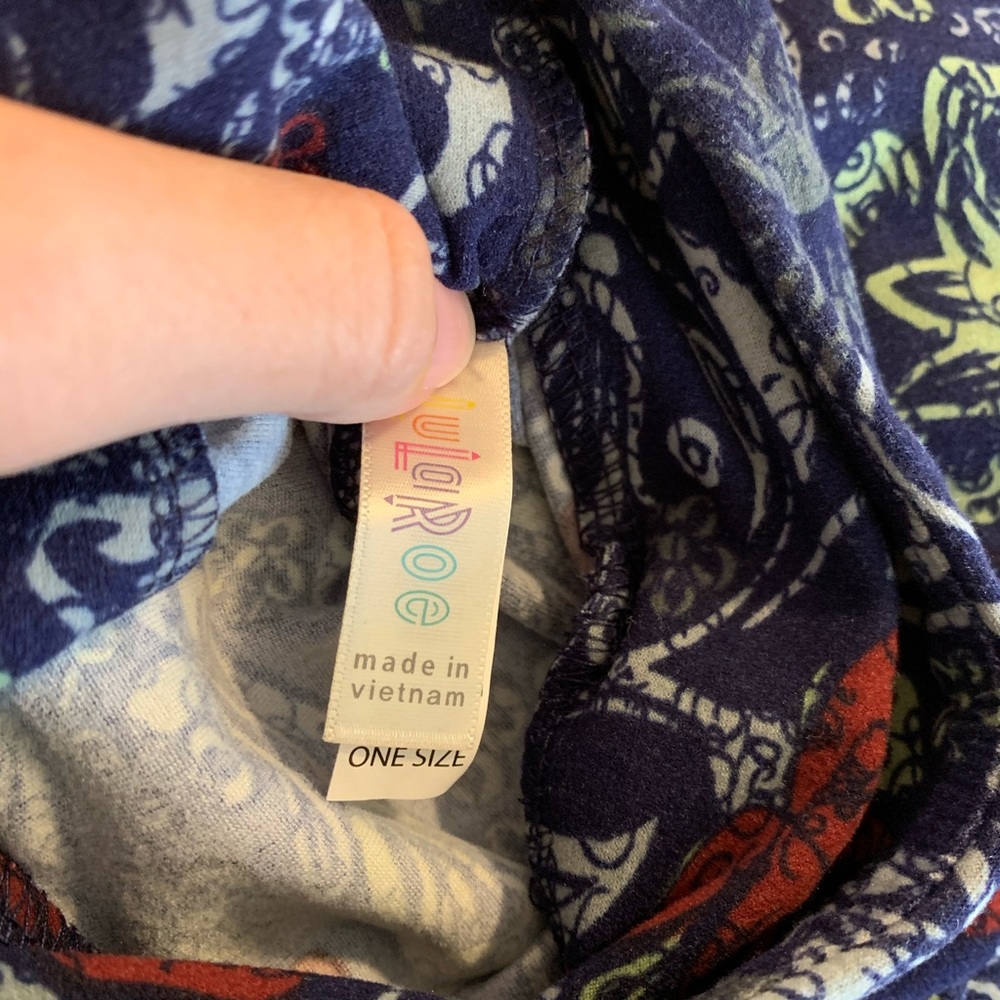 Lularoe Bundle With Solid Gray Classic Tee - image 5